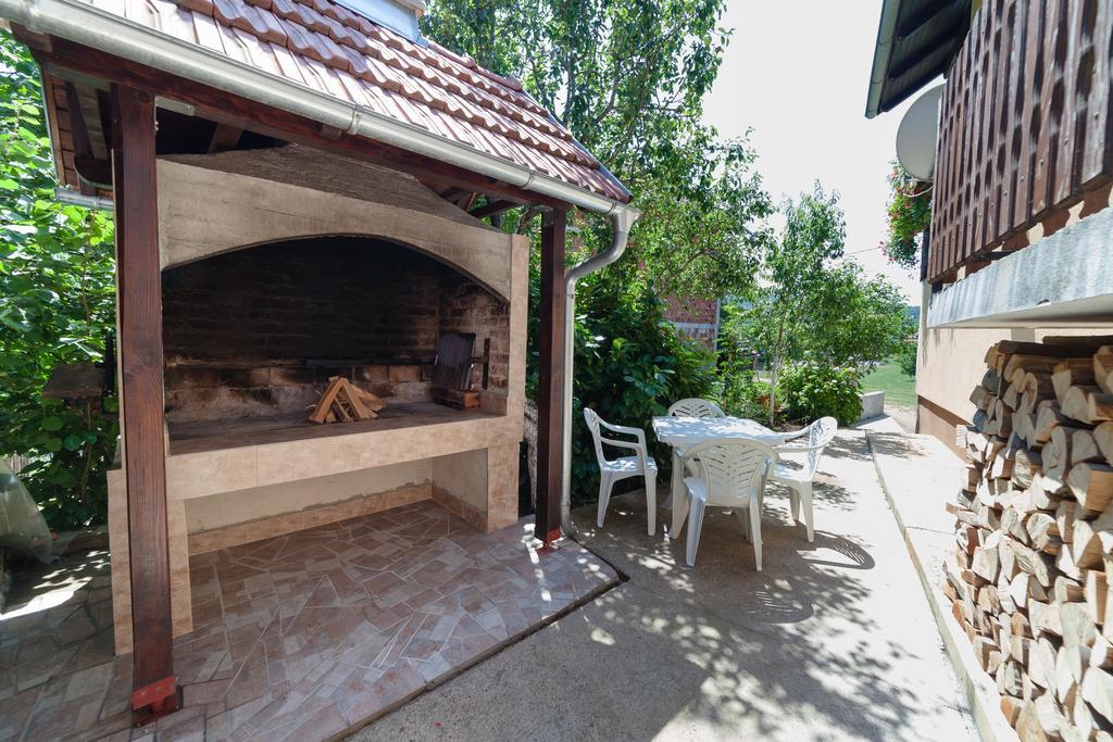 Apartment Luketic Slunj Exterior photo
